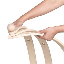 Babyspyder Aktivitetsstativ i hvid - Baby Gym fra Franck & Fischer