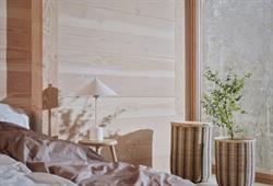 Opbevaringskurv i flette stribet rattan fra OYOY